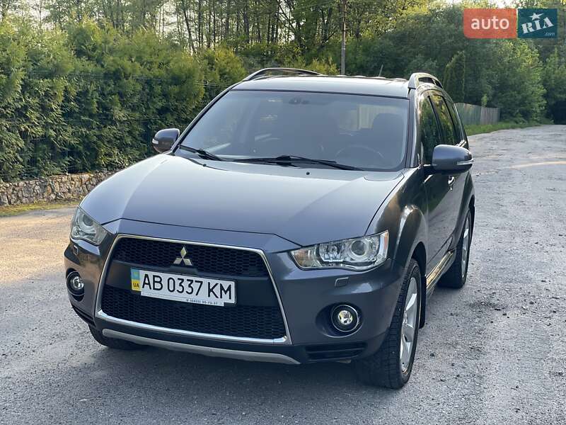 Внедорожник / Кроссовер Mitsubishi Outlander XL 2011 в Виннице