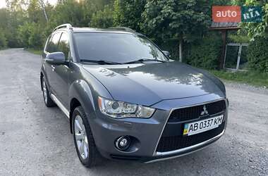 Внедорожник / Кроссовер Mitsubishi Outlander XL 2011 в 