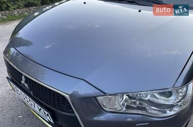 Внедорожник / Кроссовер Mitsubishi Outlander XL 2011 в 