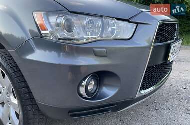 Внедорожник / Кроссовер Mitsubishi Outlander XL 2011 в 