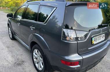 Внедорожник / Кроссовер Mitsubishi Outlander XL 2011 в 