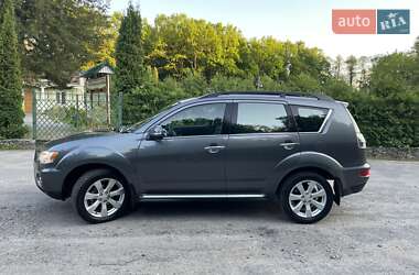 Внедорожник / Кроссовер Mitsubishi Outlander XL 2011 в 