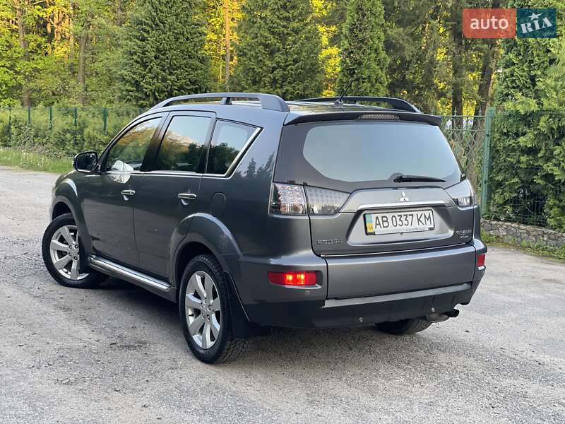 Внедорожник / Кроссовер Mitsubishi Outlander XL 2011 в Виннице