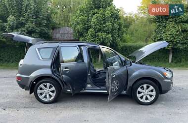 Внедорожник / Кроссовер Mitsubishi Outlander XL 2011 в 