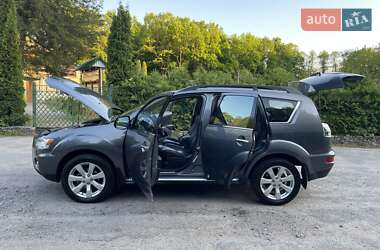 Внедорожник / Кроссовер Mitsubishi Outlander XL 2011 в 