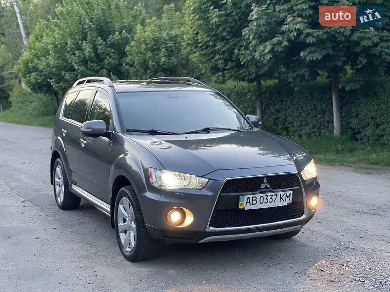 Внедорожник / Кроссовер Mitsubishi Outlander XL 2011 в Виннице