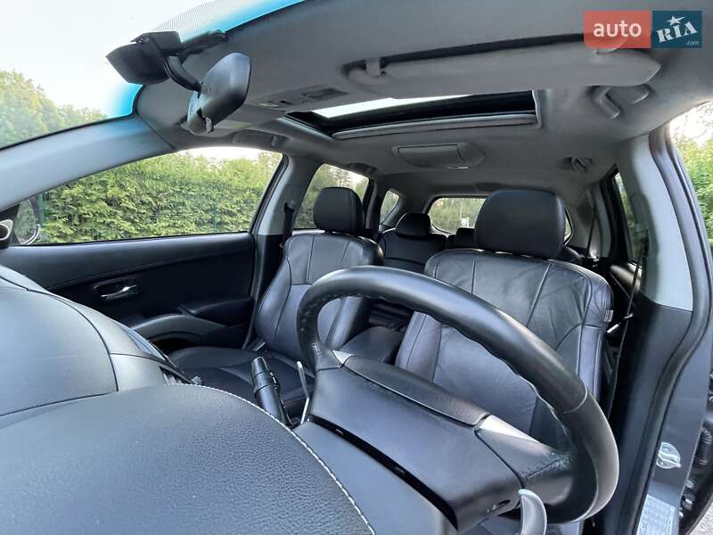 Внедорожник / Кроссовер Mitsubishi Outlander XL 2011 в Виннице