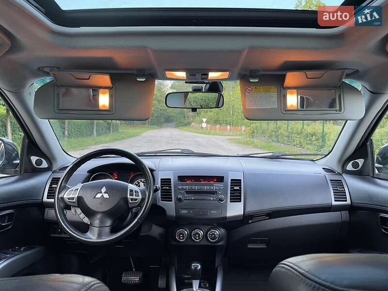 Внедорожник / Кроссовер Mitsubishi Outlander XL 2011 в Виннице