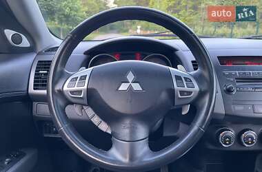 Внедорожник / Кроссовер Mitsubishi Outlander XL 2011 в 