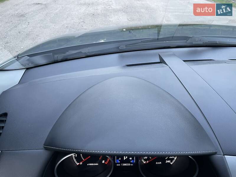 Внедорожник / Кроссовер Mitsubishi Outlander XL 2011 в Виннице