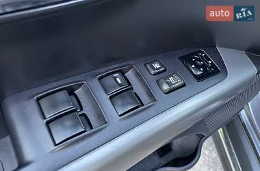 Внедорожник / Кроссовер Mitsubishi Outlander XL 2011 в 