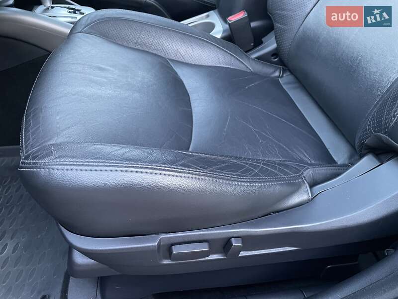 Внедорожник / Кроссовер Mitsubishi Outlander XL 2011 в Виннице