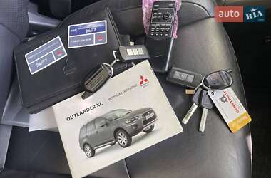Внедорожник / Кроссовер Mitsubishi Outlander XL 2011 в 