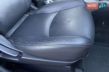 Внедорожник / Кроссовер Mitsubishi Outlander XL 2011 в 