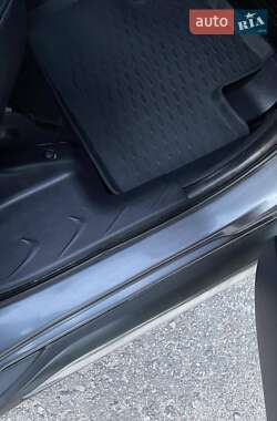 Внедорожник / Кроссовер Mitsubishi Outlander XL 2011 в 