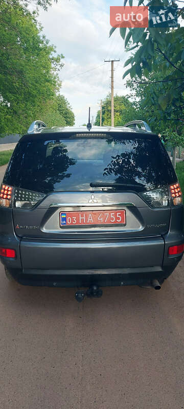 Позашляховик / Кросовер Mitsubishi Outlander XL 2010 в Білгороді-Дністровському