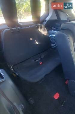 Внедорожник / Кроссовер Mitsubishi Outlander XL 2010 в 