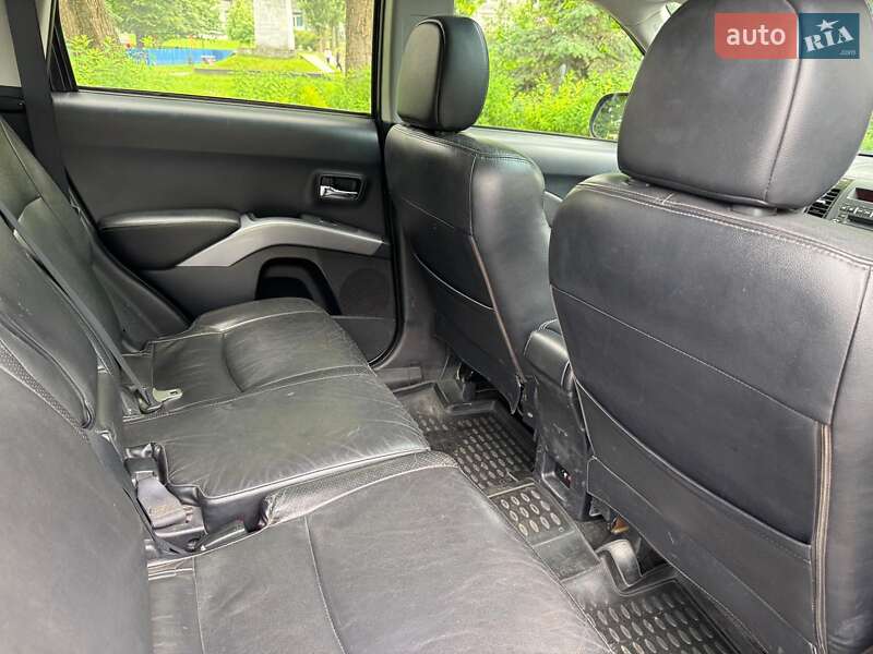 Внедорожник / Кроссовер Mitsubishi Outlander XL 2008 в Киеве