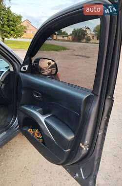Внедорожник / Кроссовер Mitsubishi Outlander XL 2007 в 