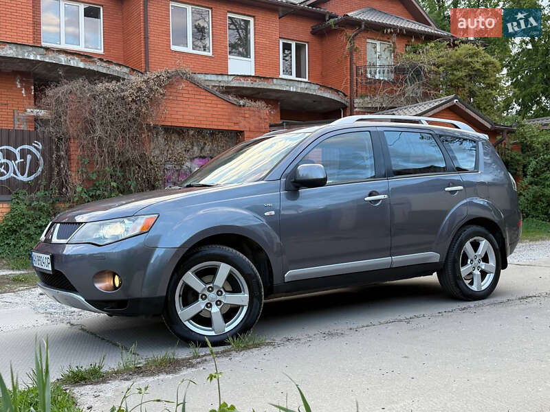 Позашляховик / Кросовер Mitsubishi Outlander XL 2008 в Харкові
