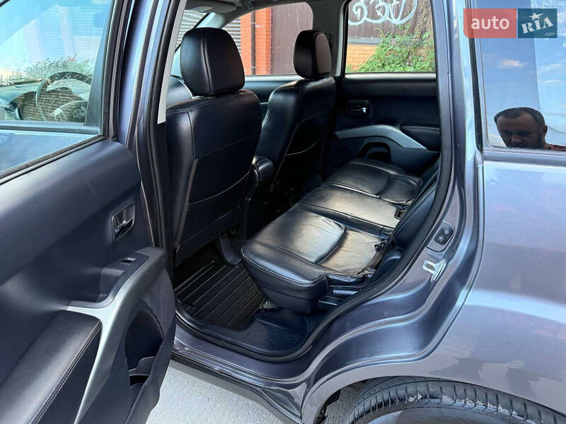 Позашляховик / Кросовер Mitsubishi Outlander XL 2008 в Харкові