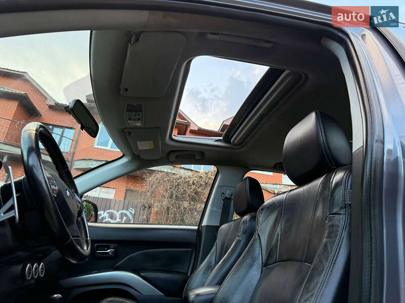 Позашляховик / Кросовер Mitsubishi Outlander XL 2008 в Харкові