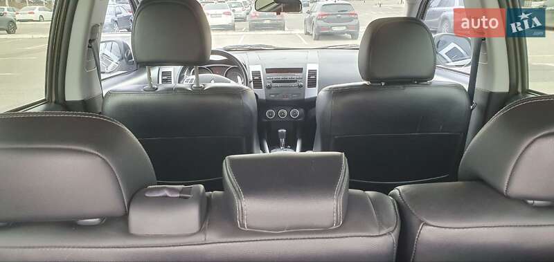 Внедорожник / Кроссовер Mitsubishi Outlander XL 2008 в Киеве