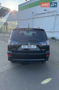 Внедорожник / Кроссовер Mitsubishi Outlander XL 2010 в 