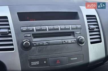 Позашляховик / Кросовер Mitsubishi Outlander XL 2008 в 