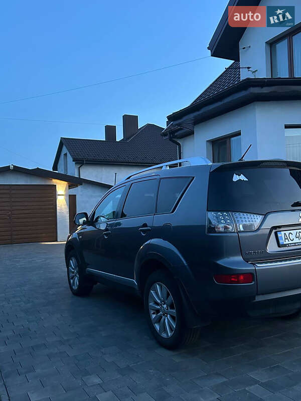 Внедорожник / Кроссовер Mitsubishi Outlander XL 2008 в Луцке