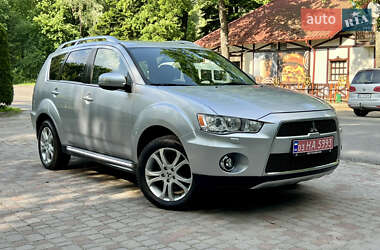 Внедорожник / Кроссовер Mitsubishi Outlander XL 2011 в 