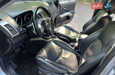 Внедорожник / Кроссовер Mitsubishi Outlander XL 2011 в 