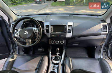Внедорожник / Кроссовер Mitsubishi Outlander XL 2011 в 