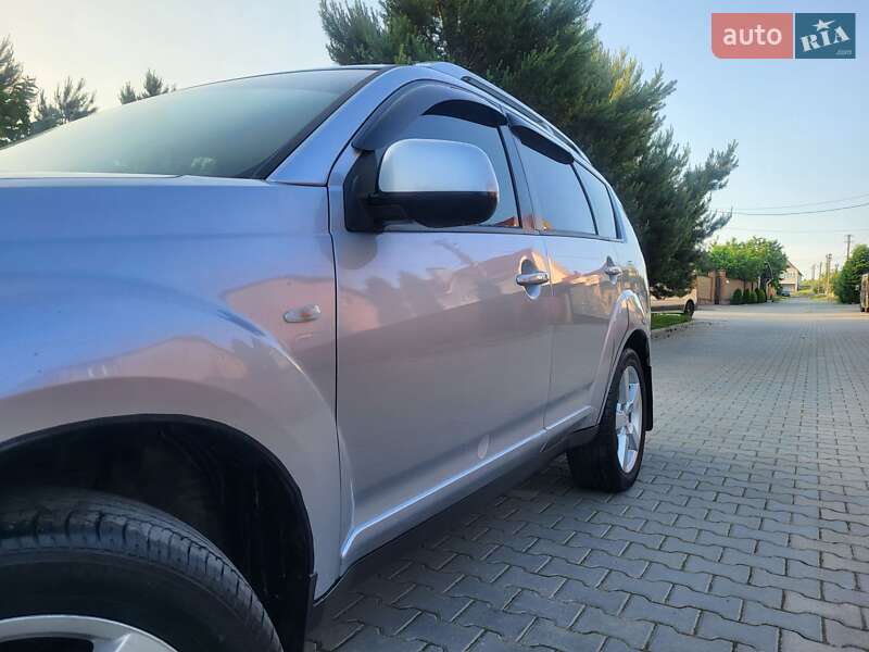 Позашляховик / Кросовер Mitsubishi Outlander XL 2007 в Хмельницькому