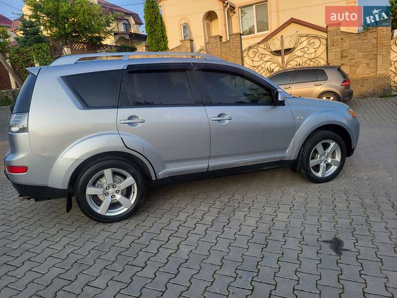 Позашляховик / Кросовер Mitsubishi Outlander XL 2007 в Хмельницькому