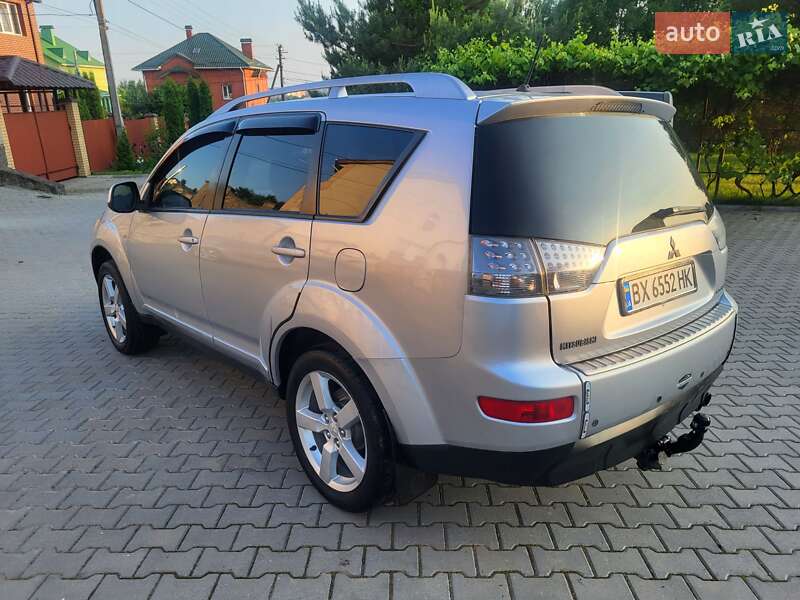 Позашляховик / Кросовер Mitsubishi Outlander XL 2007 в Хмельницькому