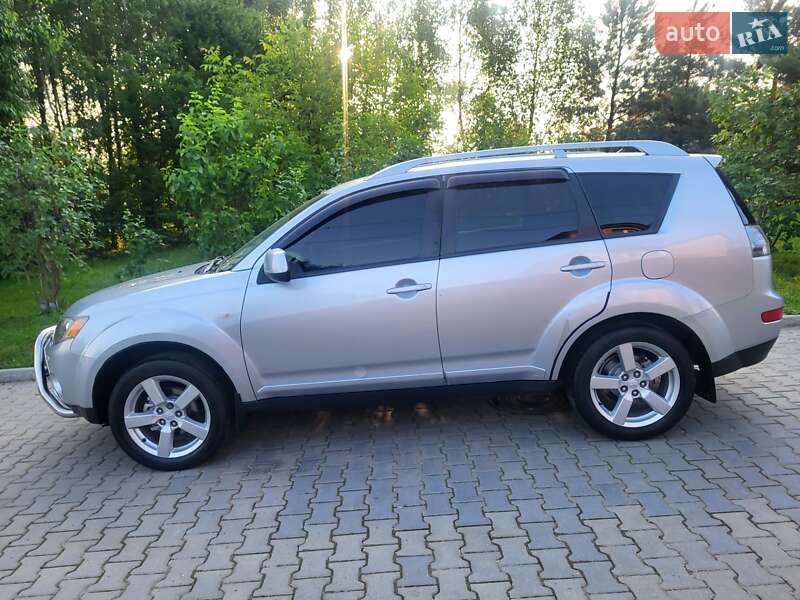 Позашляховик / Кросовер Mitsubishi Outlander XL 2007 в Хмельницькому