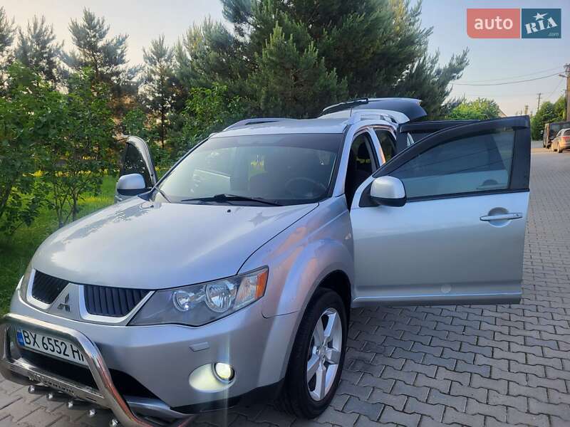 Позашляховик / Кросовер Mitsubishi Outlander XL 2007 в Хмельницькому