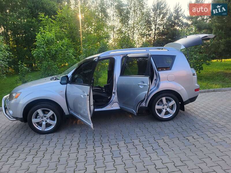 Позашляховик / Кросовер Mitsubishi Outlander XL 2007 в Хмельницькому