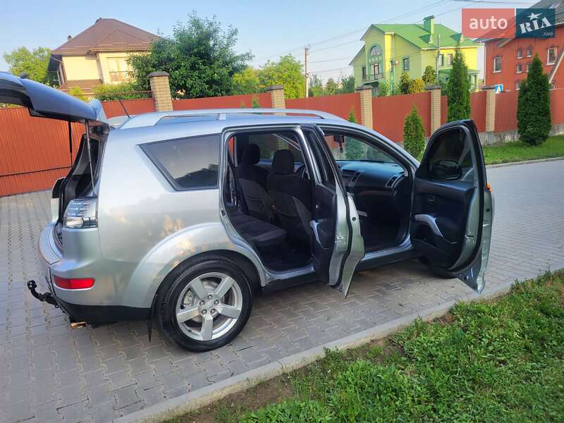 Позашляховик / Кросовер Mitsubishi Outlander XL 2007 в Хмельницькому