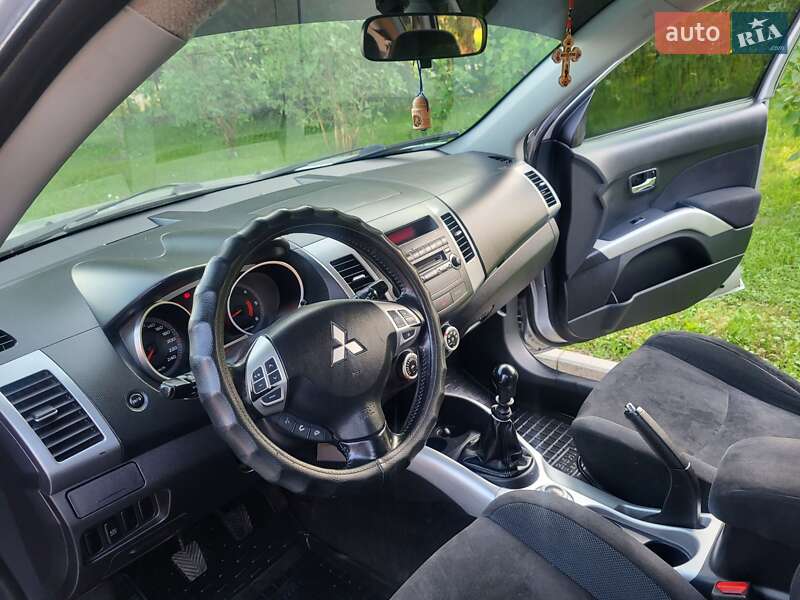Позашляховик / Кросовер Mitsubishi Outlander XL 2007 в Хмельницькому