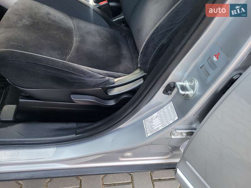 Позашляховик / Кросовер Mitsubishi Outlander XL 2007 в Хмельницькому