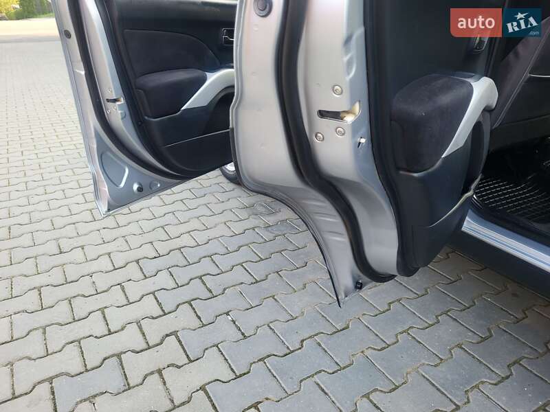 Позашляховик / Кросовер Mitsubishi Outlander XL 2007 в Хмельницькому
