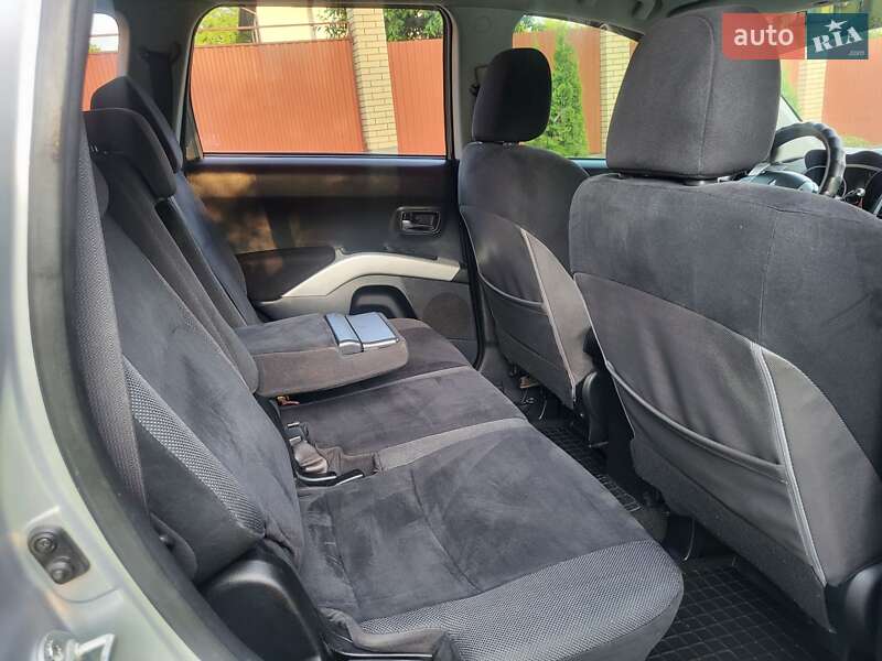 Позашляховик / Кросовер Mitsubishi Outlander XL 2007 в Хмельницькому