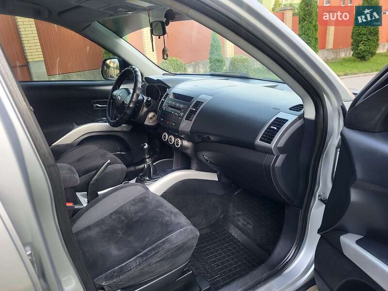 Позашляховик / Кросовер Mitsubishi Outlander XL 2007 в Хмельницькому