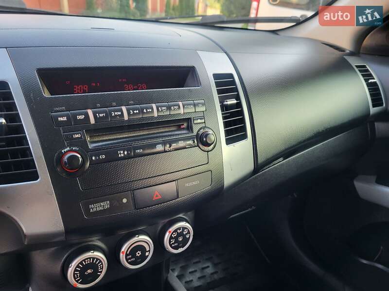 Позашляховик / Кросовер Mitsubishi Outlander XL 2007 в Хмельницькому