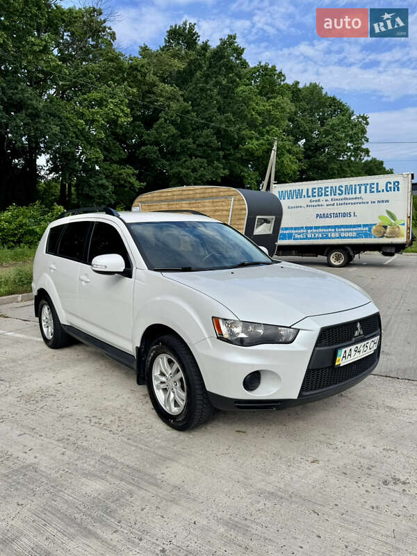 Mitsubishi Outlander XL 2011