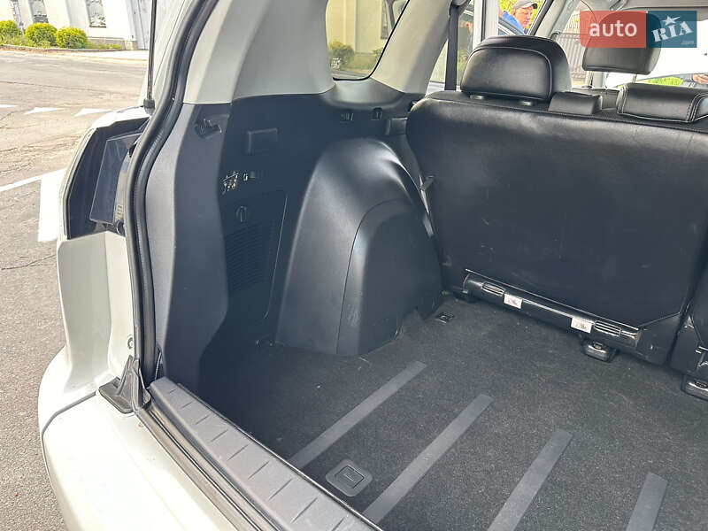 Внедорожник / Кроссовер Mitsubishi Outlander XL 2012 в Виннице