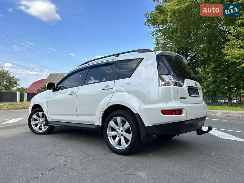 Внедорожник / Кроссовер Mitsubishi Outlander XL 2012 в Виннице