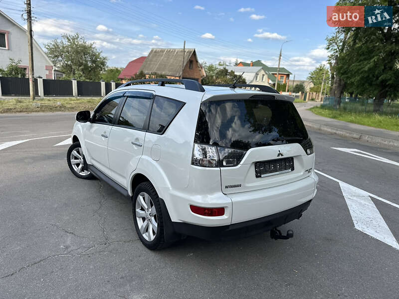 Внедорожник / Кроссовер Mitsubishi Outlander XL 2012 в Виннице